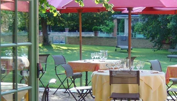 hotel Hôtel Restaurant Les OrangeriesLussac les Châteaux (86)