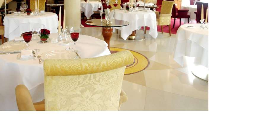 Hôtel Casino 2000 - 