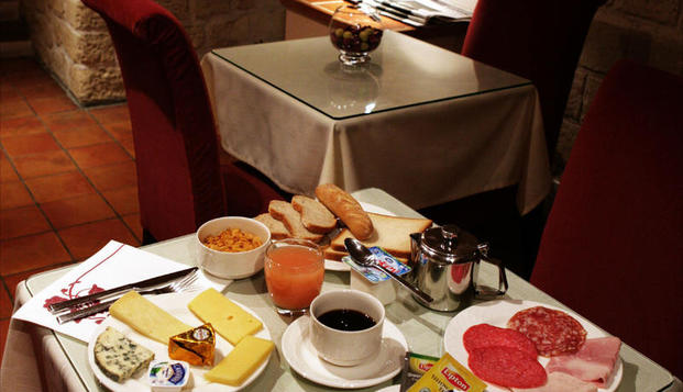 hotel Hôtel des 3 PoussinsParis (75)