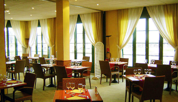 hotel Hôtel du Soleil le Beach HôtelTrouville (14)