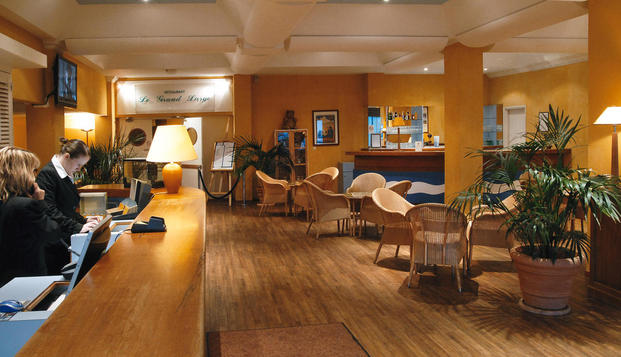 hotel Hôtel du Soleil le Beach HôtelTrouville (14)