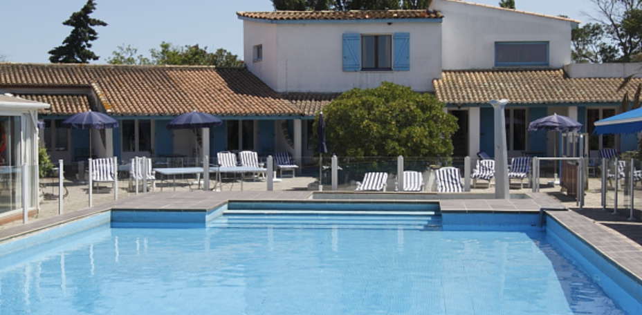Auberge La Lagune - Piscine ext&eacute;rieure
