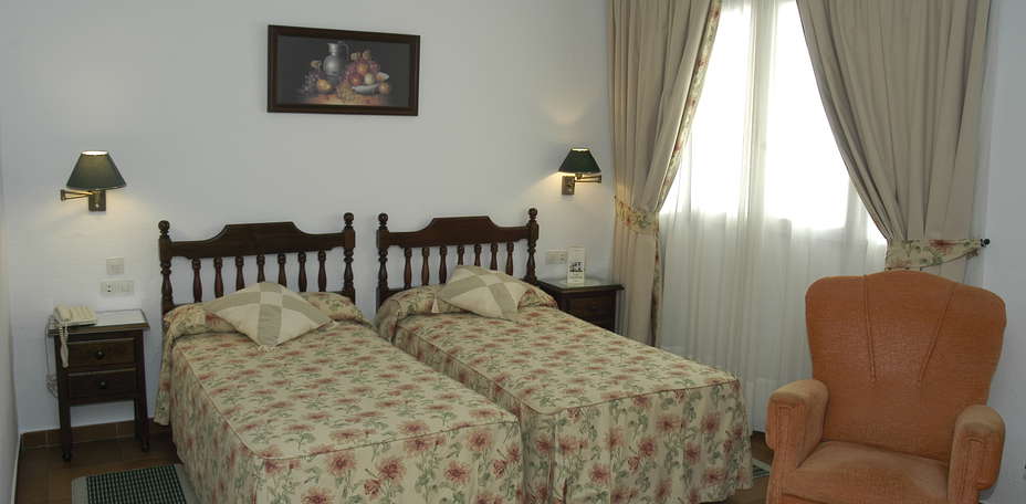 Hotel Los Olivos - 