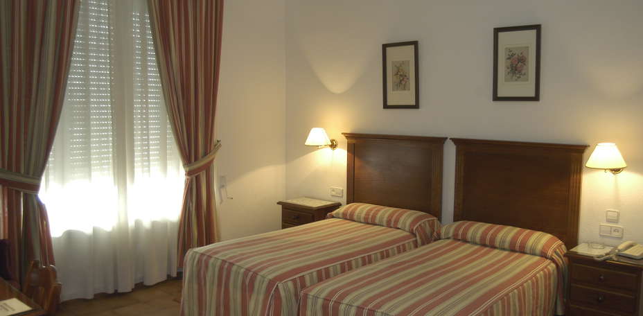 Hotel Los Olivos - 