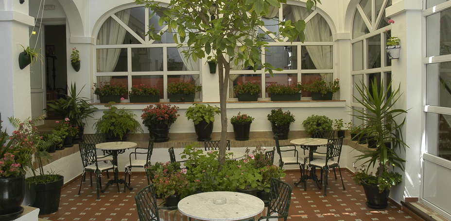 Hotel Los Olivos - 