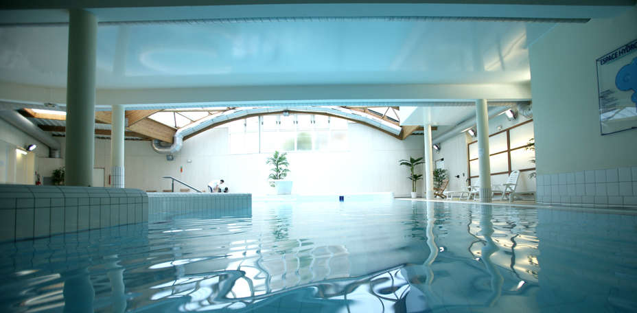 Le Grand Hôtel Abbatiale  - Piscine intérieure