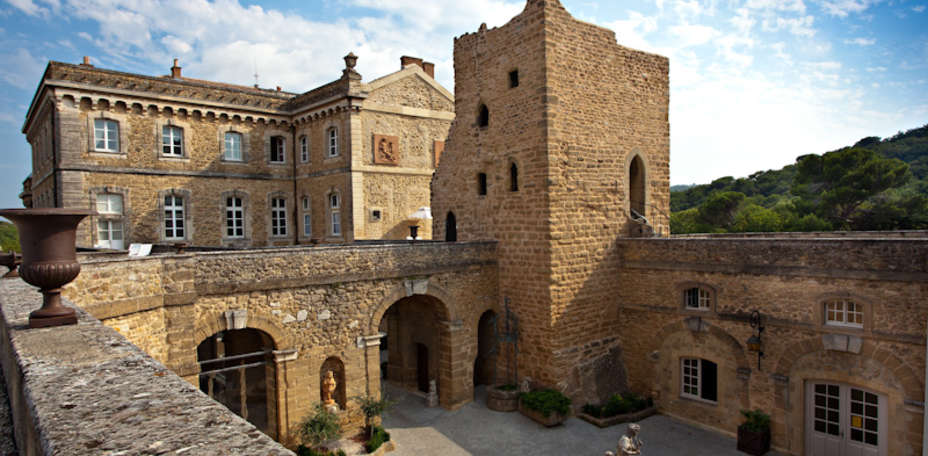 Château de Rochegude - Fa&ccedil;ade