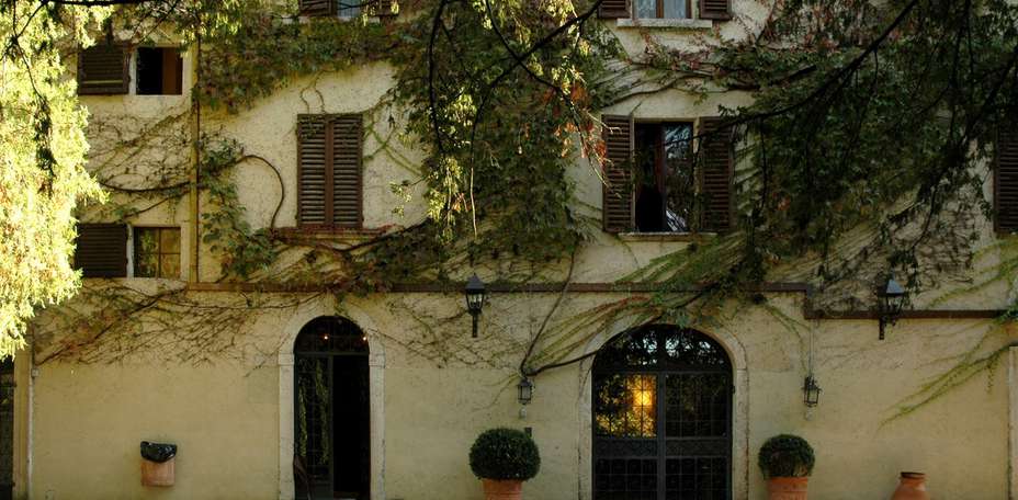 Borgo San Luigi - Façade