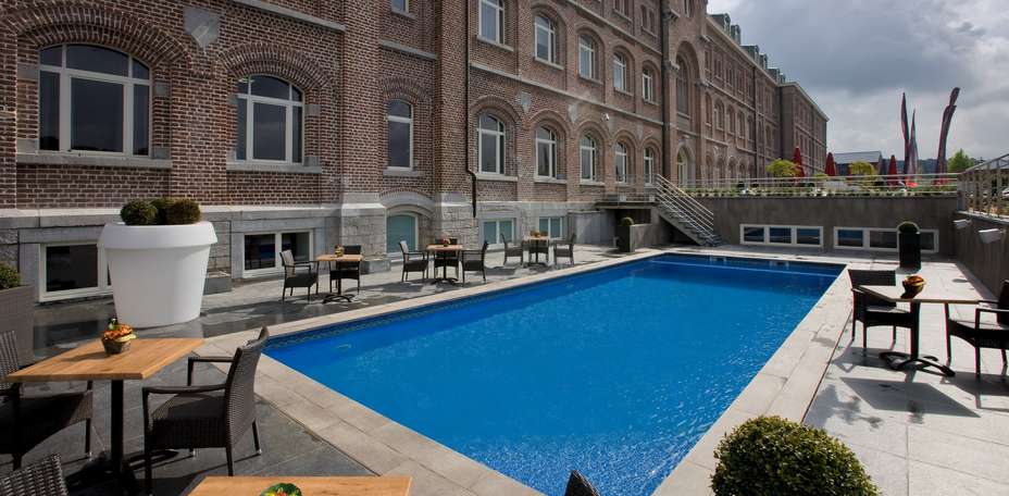 Van der Valk Hotel Verviers - Piscine extérieure