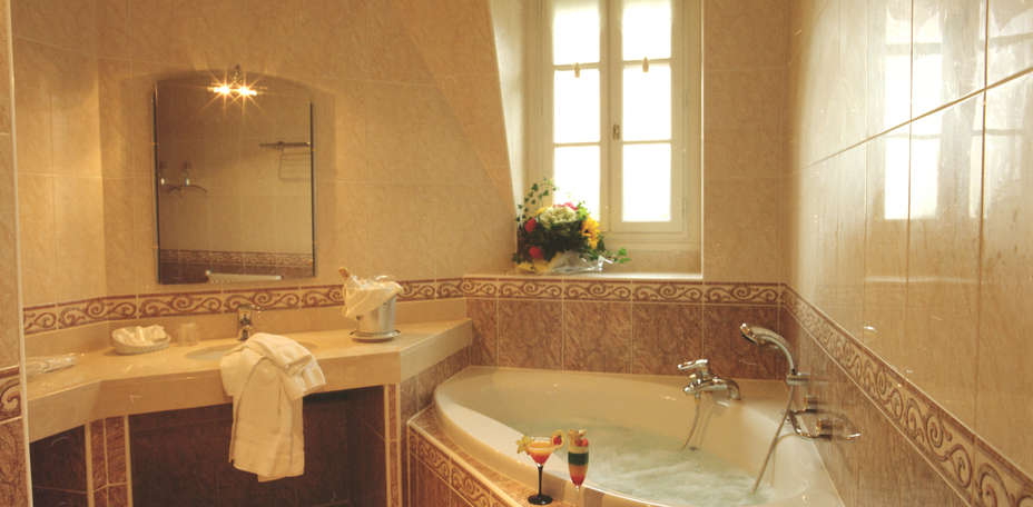 Château de Montvillargenne  - Salle de bain