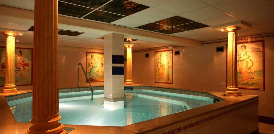 Carlton President Hotel - 