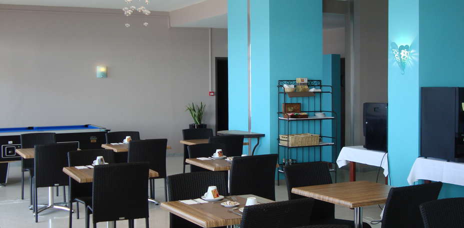 Hôtel les Roches Rouges - Salle de petit déjeuner