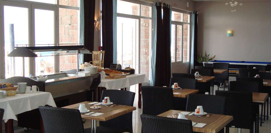Hôtel les Roches Rouges - Salle de petit déjeuner