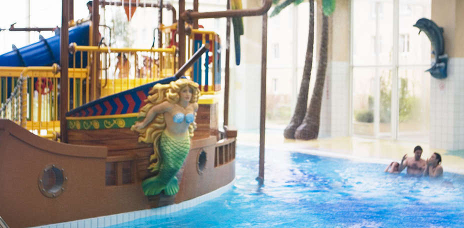Explorers Hotel - Piscine intérieure