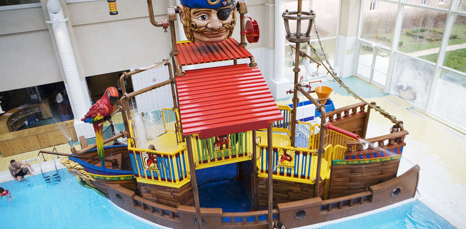 Explorers Hotel - Piscine intérieure