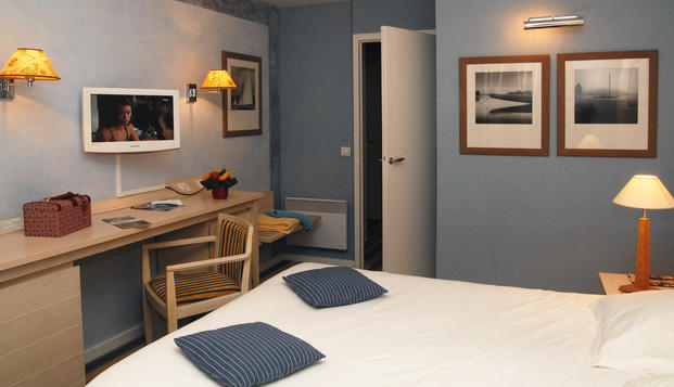 hotel Hôtel du Soleil le Beach HôtelTrouville (14)