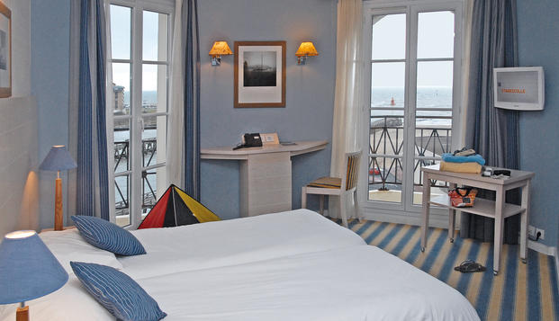 hotel Hôtel du Soleil le Beach HôtelTrouville (14)