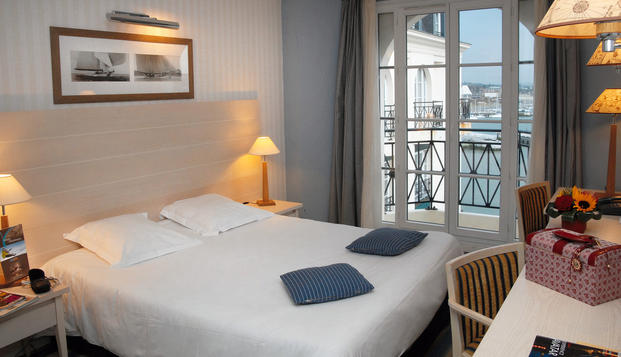 hotel Hôtel du Soleil le Beach HôtelTrouville (14)