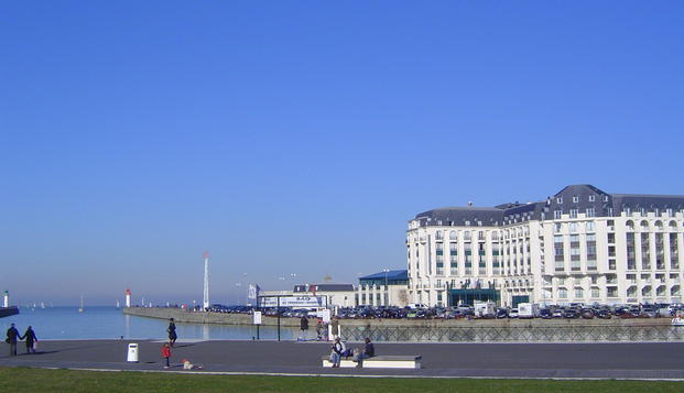 hotel Hôtel du Soleil le Beach HôtelTrouville (14)