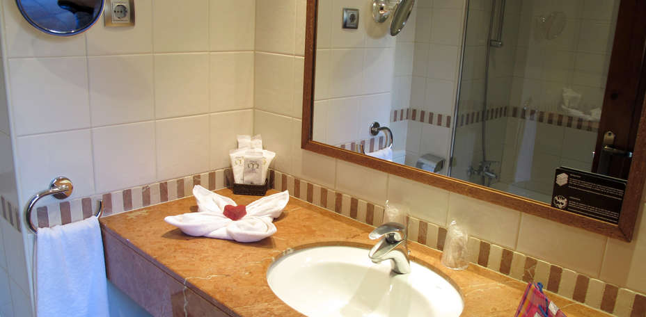 Hotel y Apartamentos Magic Canillo - Salle de bain