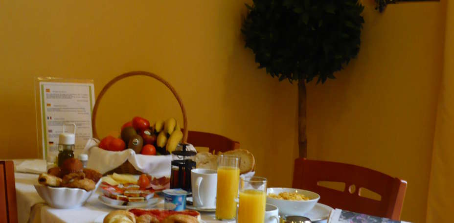 Hotel Plaza Inn - Salle de petit d&eacute;jeuner