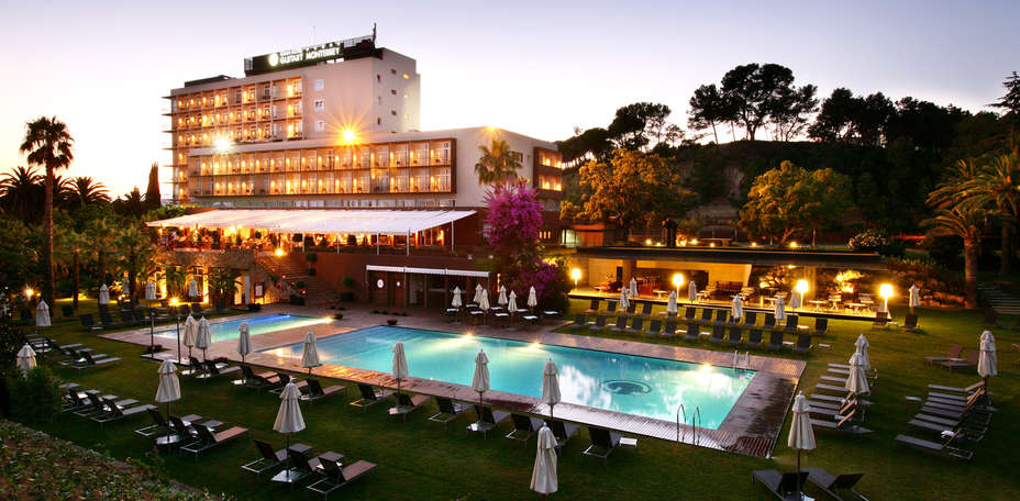 Hotel Guitart Monterrey - Piscine extérieure