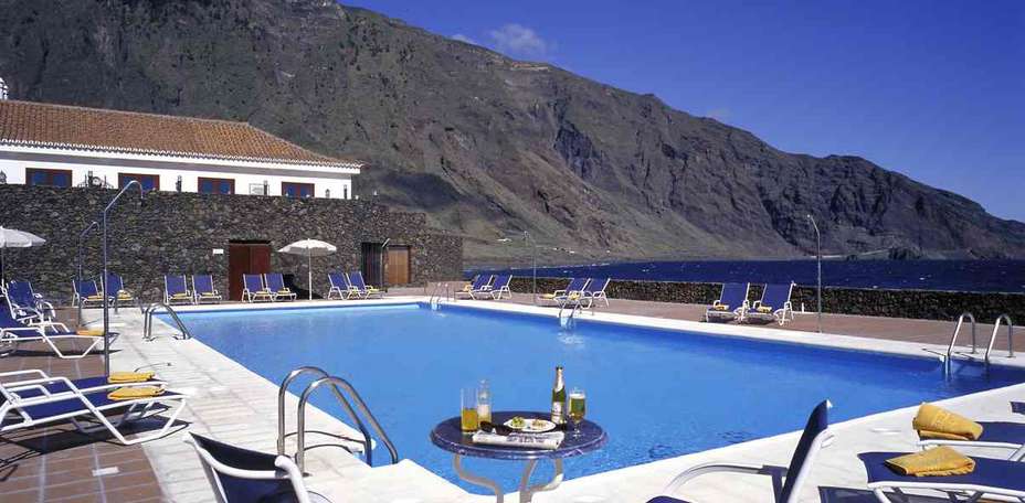 Parador El Hierro - Piscine ext&eacute;rieure