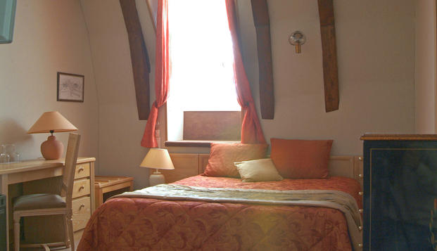 hotel Hostellerie de la MaronneSaint Martin Valmeroux (15)