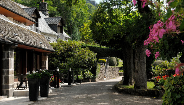 hotel Hostellerie de la MaronneSaint Martin Valmeroux (15)