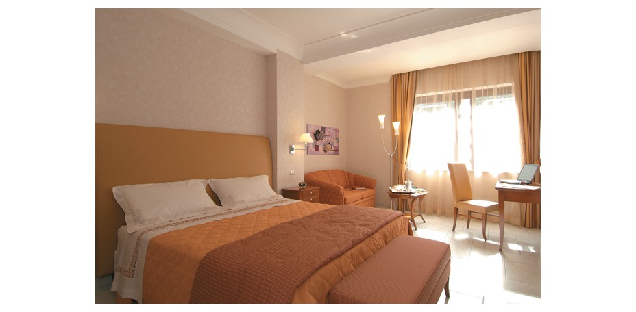 Andris Hotel - 