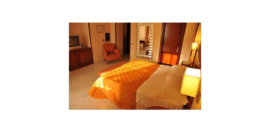 Andris Hotel - 