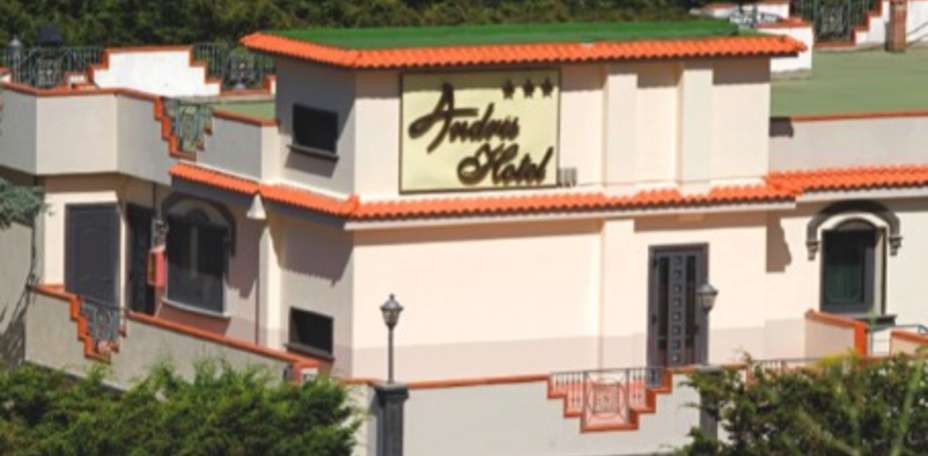 Andris Hotel - 