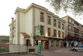 Hotel Don Juan de Austria - Façade