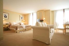 Hôtel Renoir - 