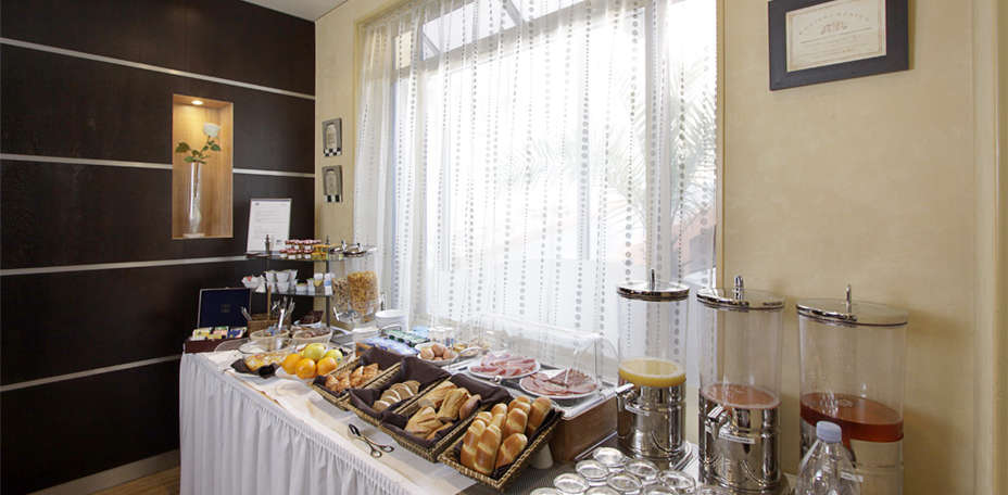 Best Western Hôtel Athénée  - Salle de petit d&eacute;jeuner