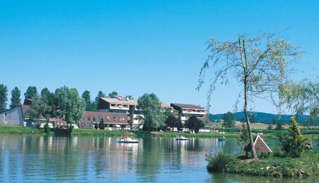 hotel Hôtel du Lac de la MezelleBourbonne-les-Bains (52)