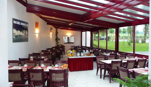 hotel Hôtel du Lac de la MezelleBourbonne-les-Bains (52)