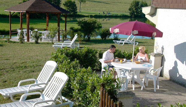 hotel Hôtel du Lac de la MezelleBourbonne-les-Bains (52)