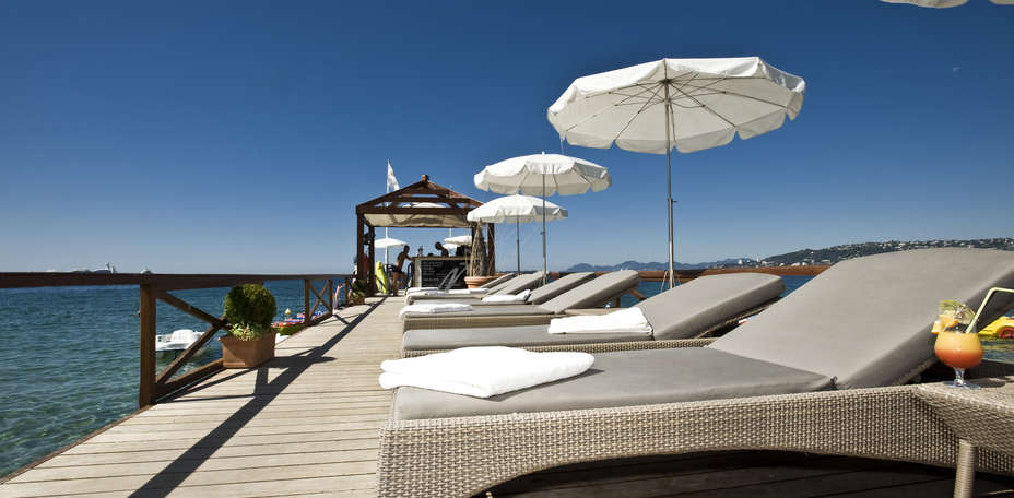 Garden Beach Hotel - 