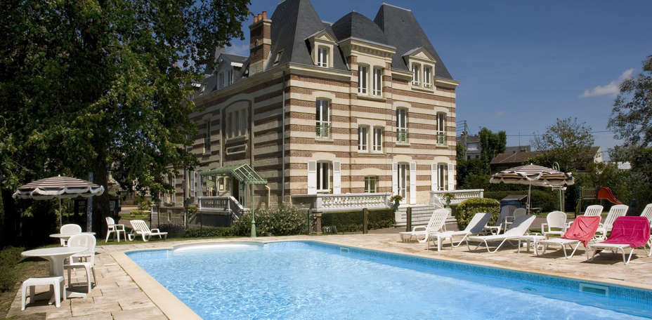 La Closerie Côté Casino - Piscine extérieure chauffée