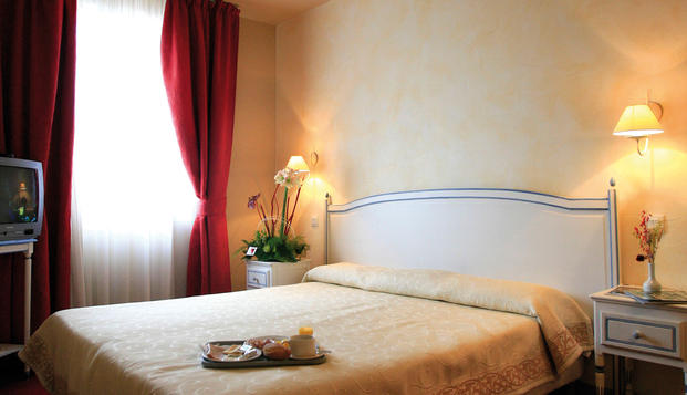 hotel Les Vignes BlanchesBeaucaire (30)