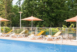 Novotel Orléans La Source - Piscine ext&eacute;rieure