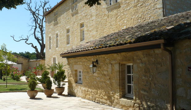 hotel Domaine de NaujanSaint-Vincent de Pertignas (33)