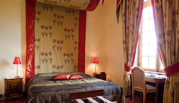 hotel Château de Maulmont  Saint Priest Bramefant (63)