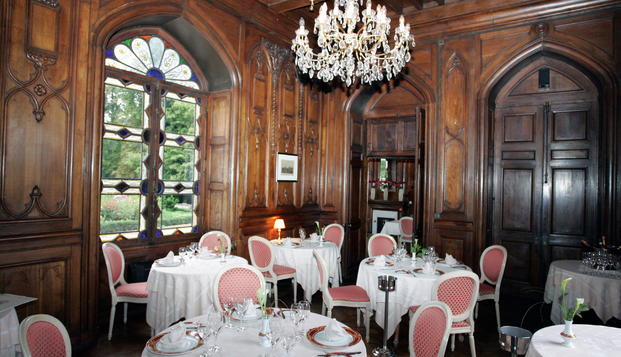 hotel Château de Maulmont  Saint Priest Bramefant (63)