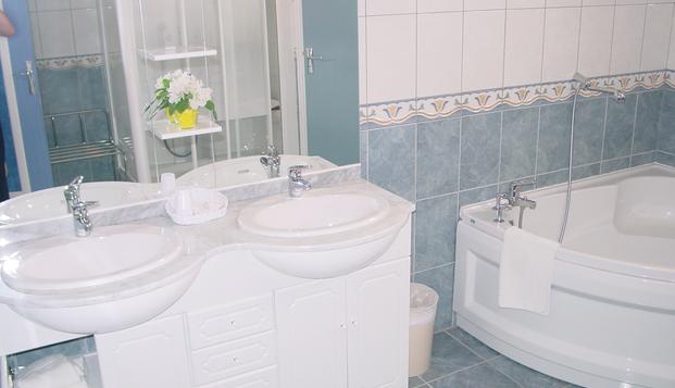 hotel Hôtel Les 13 AssiettesLe Val-Saint-Père