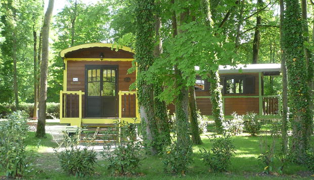 hotel Roulottes et Cabanes de la ChampagneBar sur Aube (10)