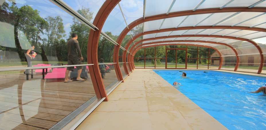 Roulottes et Cabanes de la Champagne - Piscine int&eacute;rieure