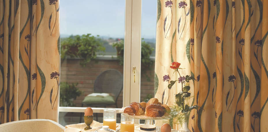 Relais La Cappuccina - Petit d&eacute;jeuner en chambre