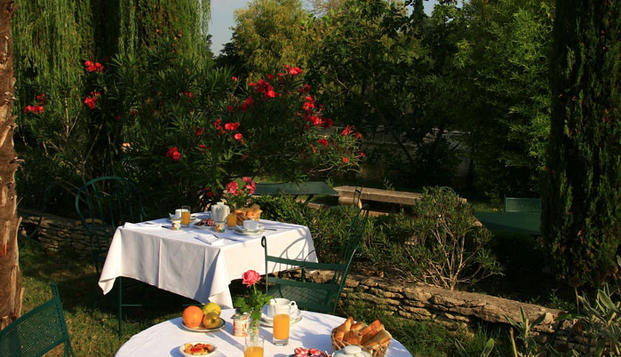 hotel Domaine de la Petite IsleL'Isle sur la Sorgue (84)